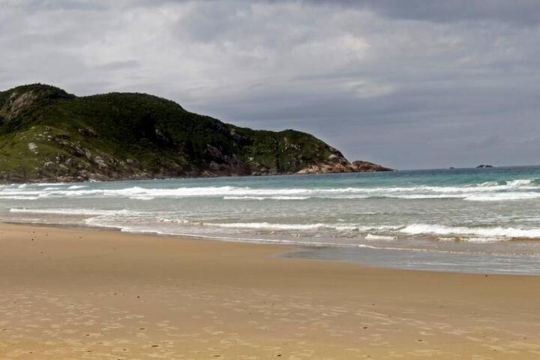 Casa Com Piscina Em Frente A Praia Do Santinho フロリアノポリス エクステリア 写真